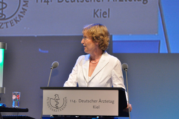 <b>einladende Kammerpräsidentin:</b> Dr. med. Martina Wenker, <i>Präsidentin der Ärztekammer Niedersachsen und zugleich Vizepräsidentin der Bundesärztekammer</i>