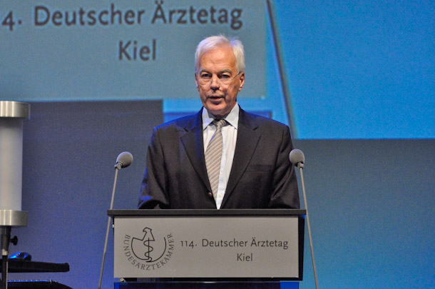 <b>Referent:</b> Prof. Dr. med. Christoph Fuchs, <i>Berlin</br>Hauptgeschäftsführer der Bundesärztekammer und des Deutschen Ärztetages</i>