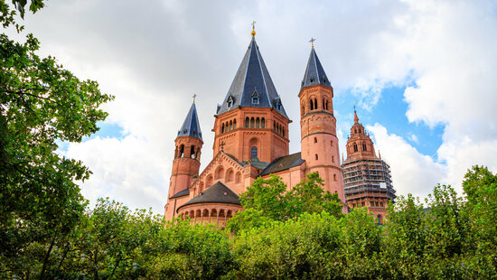 The high cathedral "St. Martin zu Mainz", called "Mainzer Dom". Mainz