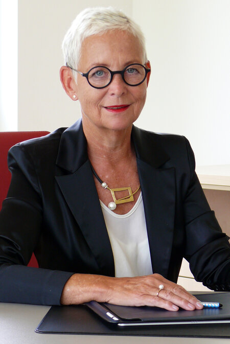 Dr. Ellen Lundershausen