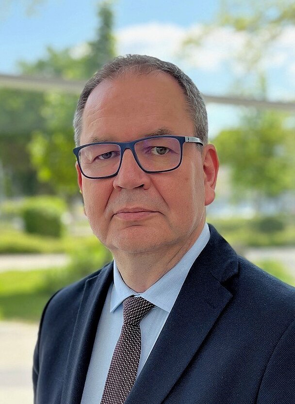 Dr. Jens Placke