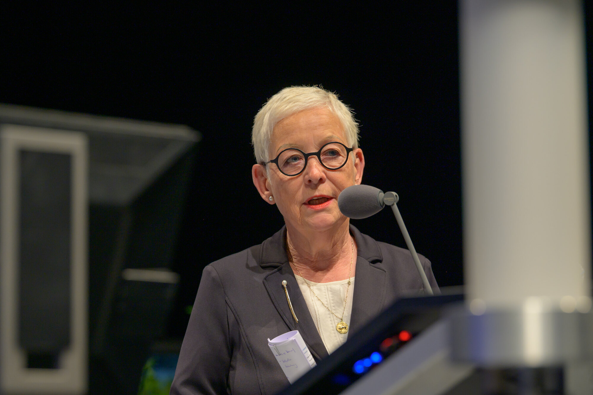 Dr. Ellen Lundershausen