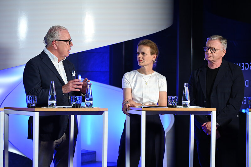 BÄK-Präsident Dr. Klaus Reinhardt, Dr. Annic Weyersberg und Dr. Michael Hubmann (v.l.)