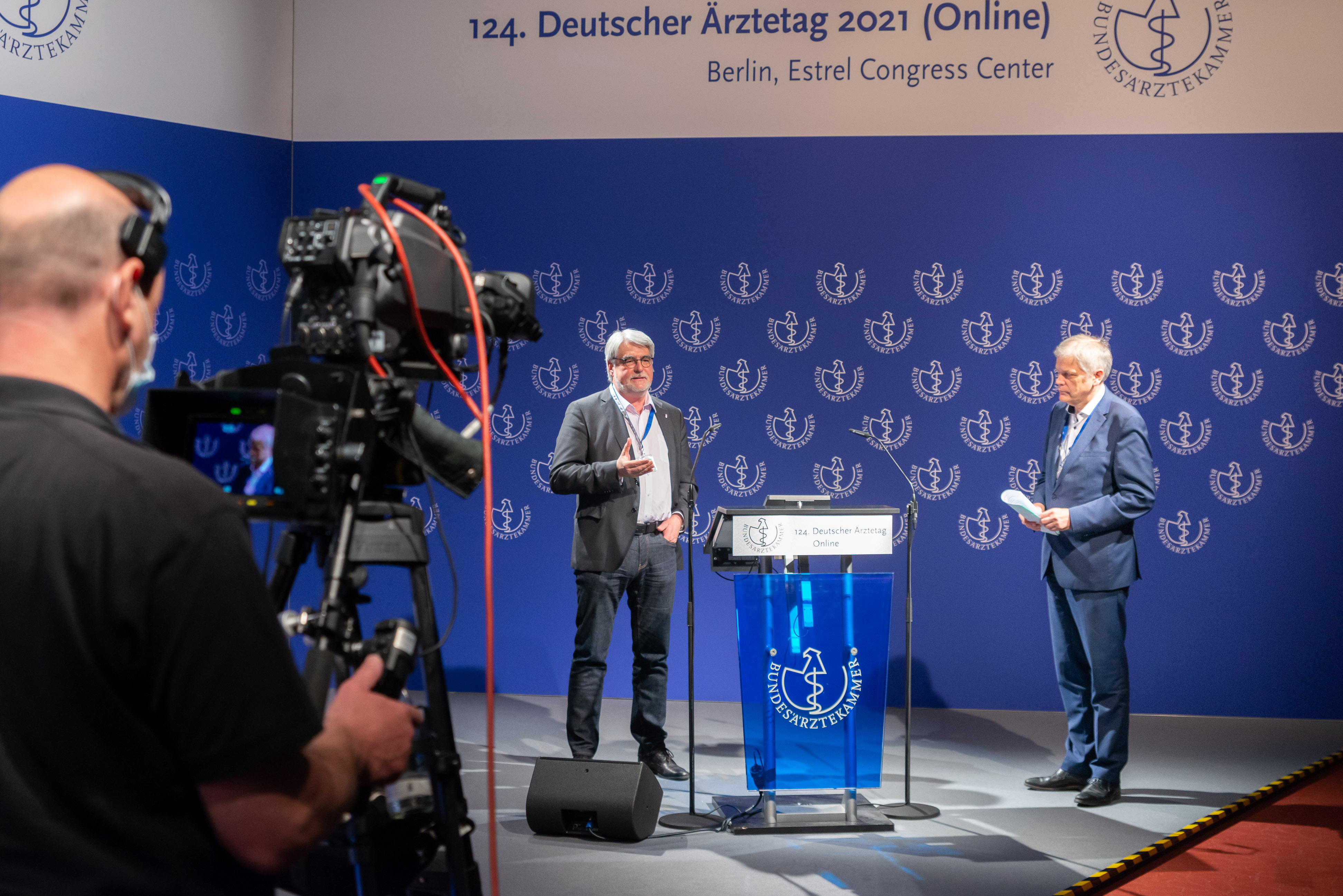 links: Prof. Dr. med. Henrik Herrmann, Präsident der Ärztekammer Schleswig-Holstein; rechts: Dr. med. Johannes Gehle, Präsident der Ärztekammer Westfalen-Lippe