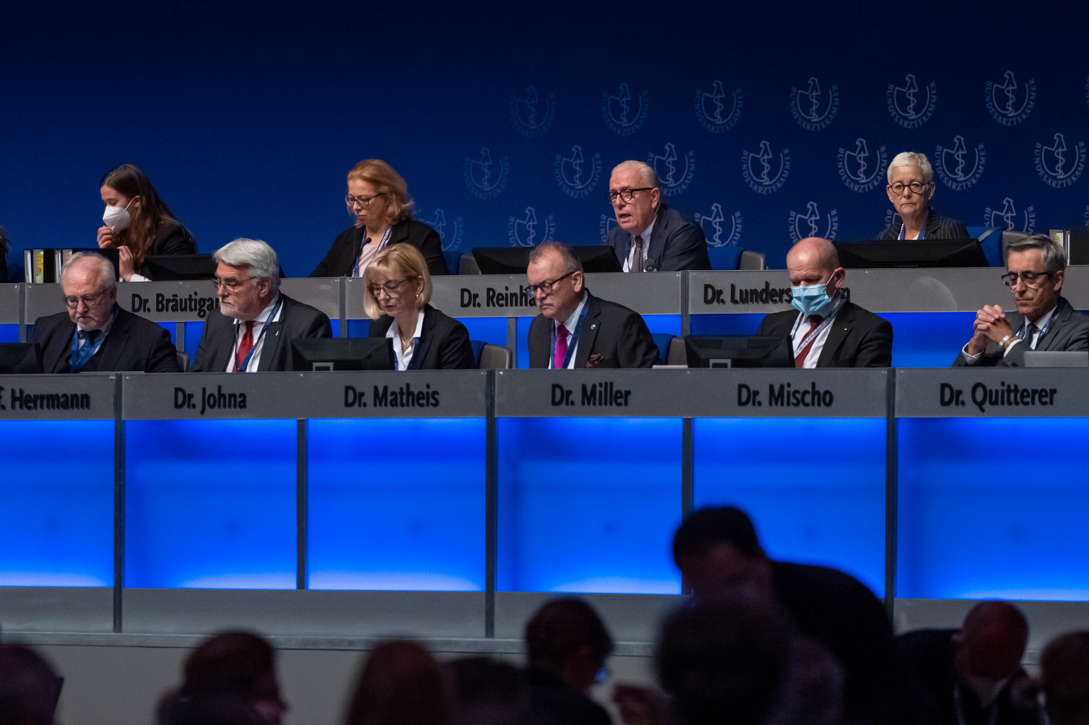 Blick auf das Präsidium des 125. Deutschen Ärztetages in Berlin Blick auf das Präsidium des 125. Deutschen Ärztetages in Berlin