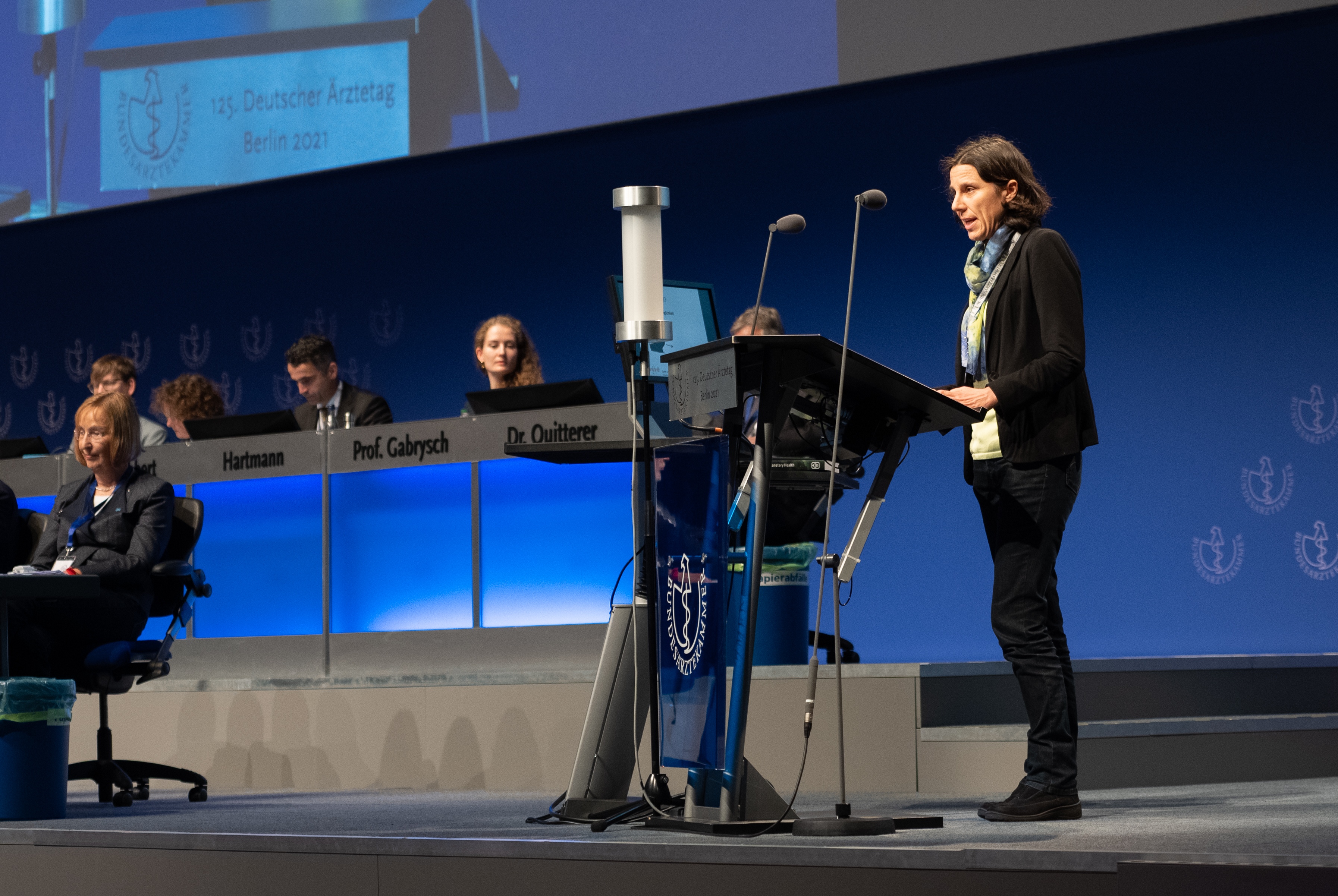 TOP II: Klimaschutz ist Gesundheitsschutz - Vortrag von Univ.-Prof. Dr. Dr. med. Sabine Gabrysch, Berlin, Ärztin und Epidemiologin, Charité – Universitätsmedizin Berlin, Potsdam-Institut für Klimafolgenforschung e. V. TOP II: Klimaschutz ist Gesundheitsschutz - Vortrag von Univ.-Prof. Dr. Dr. med. Sabine Gabrysch, Berlin, Ärztin und Epidemiologin, Charité – Universitätsmedizin Berlin, Potsdam-Institut für Klimafolgenforschung e. V.