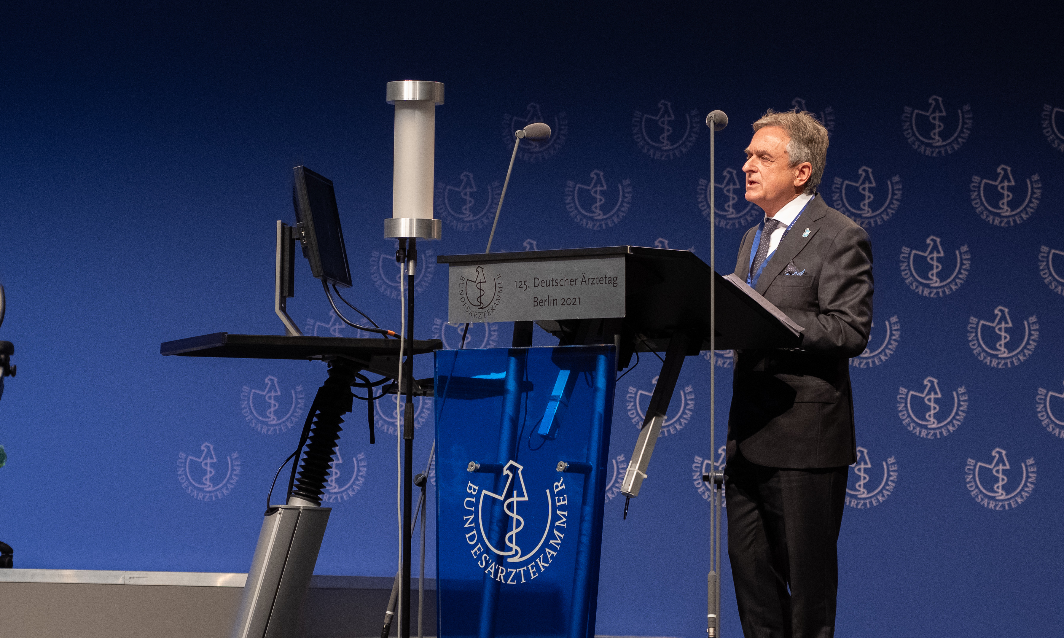 TOP II: Klimaschutz ist Gesundheitsschutz - Fazit Dr. med. Gerald Quitterer, München, Vorsitzender der AG „Vorbereitung DÄT 2021: TOP Klimawandel und Gesundheit“ TOP II: Klimaschutz ist Gesundheitsschutz - Fazit Dr. med. Gerald Quitterer, München, Vorsitzender der AG „Vorbereitung DÄT 2021: TOP Klimawandel und Gesundheit“