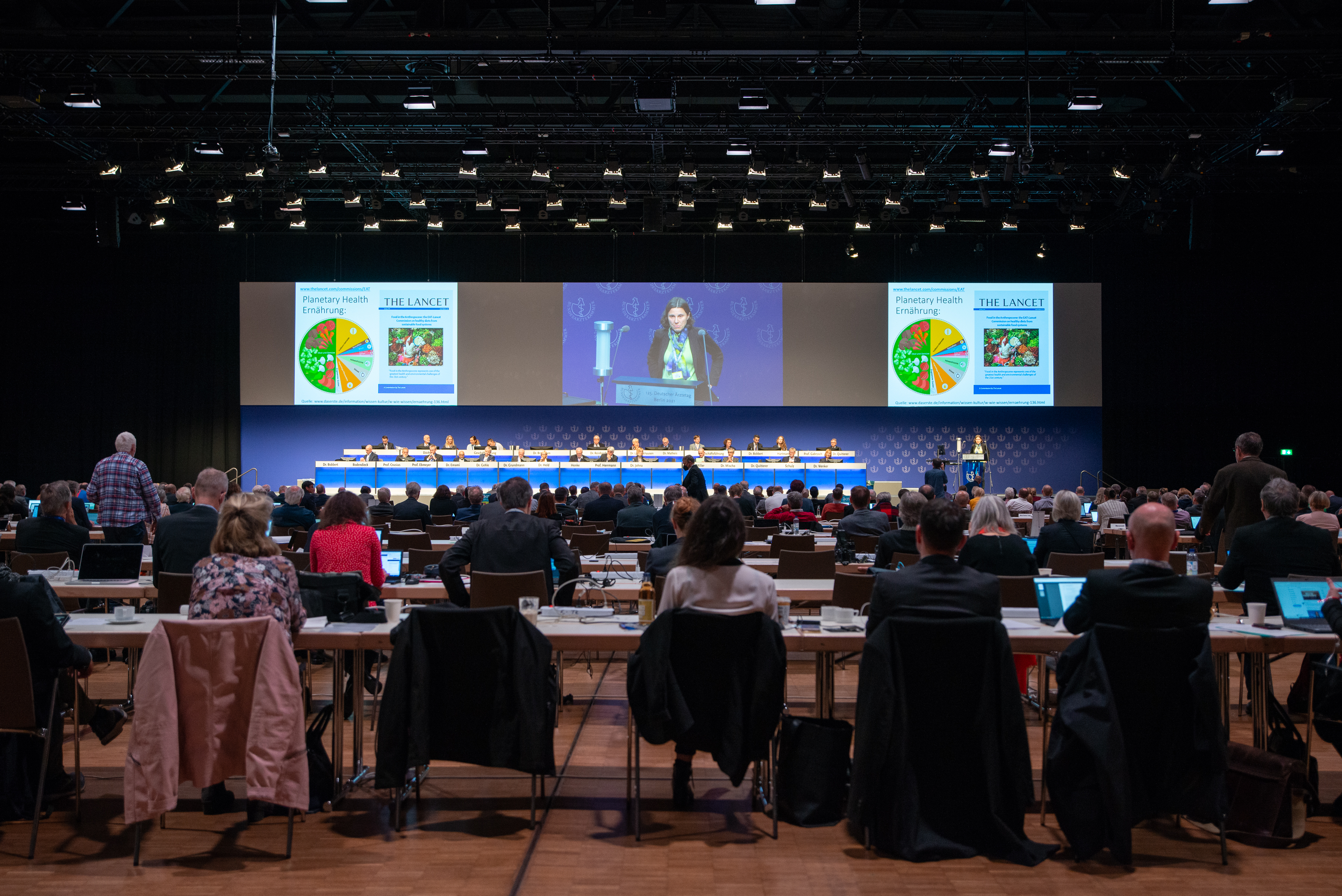 TOP II: Klimaschutz ist Gesundheitsschutz - Vortrag von Univ.-Prof. Dr. Dr. med. Sabine Gabrysch, Berlin, Ärztin und Epidemiologin, Charité – Universitätsmedizin Berlin, Potsdam-Institut für Klimafolgenforschung e. V. TOP II: Klimaschutz ist Gesundheitsschutz - Vortrag von Univ.-Prof. Dr. Dr. med. Sabine Gabrysch, Berlin, Ärztin und Epidemiologin, Charité – Universitätsmedizin Berlin, Potsdam-Institut für Klimafolgenforschung e. V.